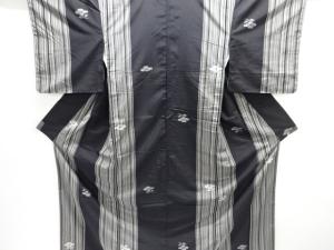 縞に花模様織り出し縦節紬着物